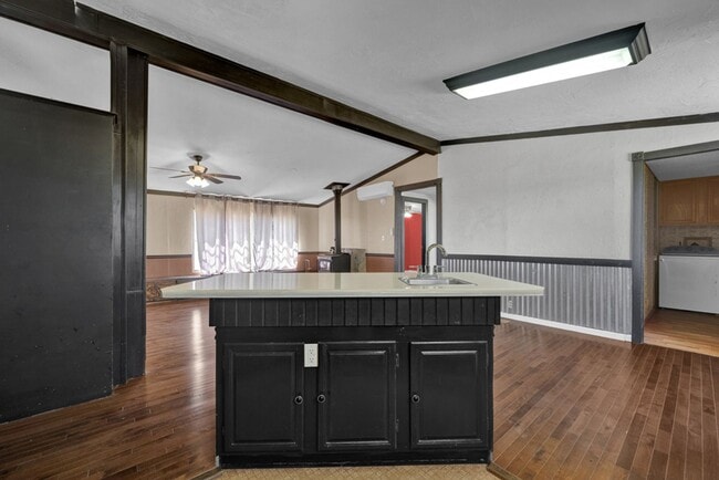 Building Photo - Country home for Lease!