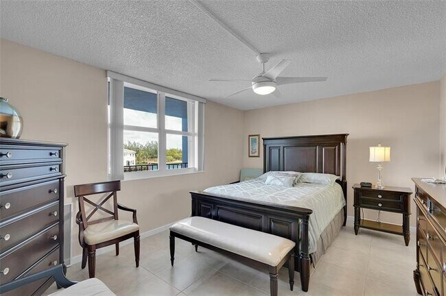 Building Photo - 1400 S Ocean Dr
