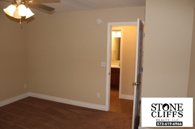 Building Photo - 231 Rylee Cir