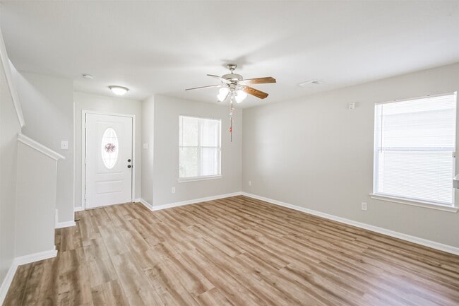 Building Photo - 12018 Madison Oak St