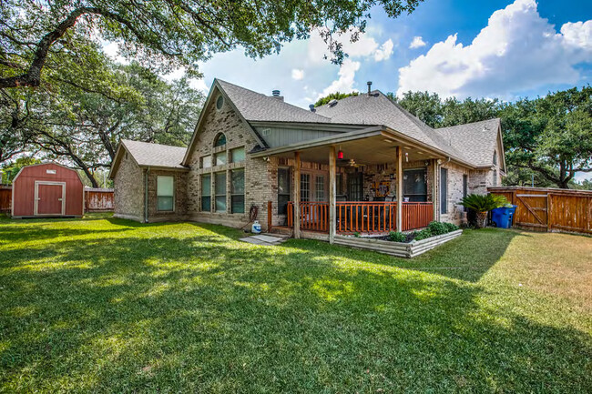 Building Photo - 9503 Legend Isle Dr