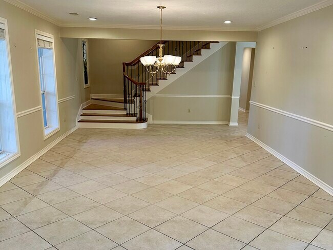 Building Photo - 5659 Lymbar Dr