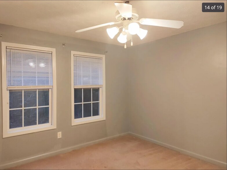 Building Photo - 122 Bach Dr