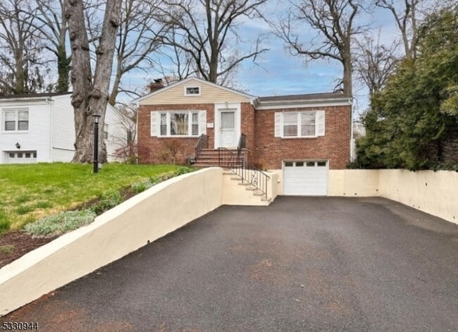 Building Photo - 7 Evergreen Terrace