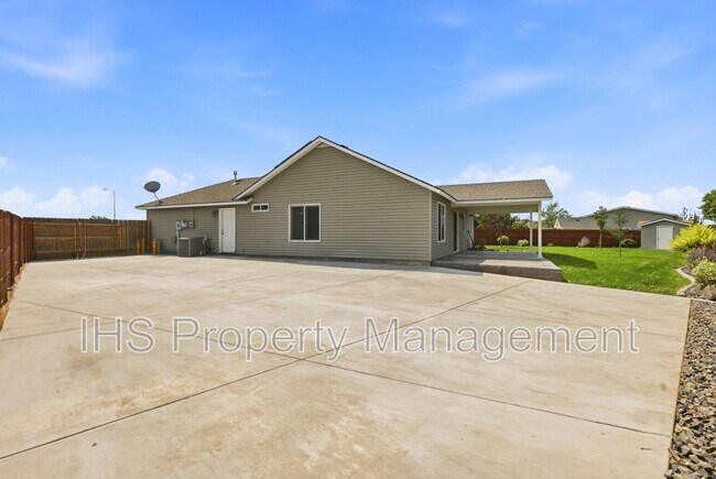 Building Photo - 5520 Leon Ct