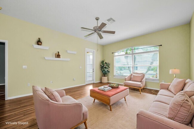 Building Photo - Beautifully Updated Villa