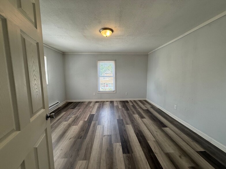 Building Photo - 2015 W Miller St