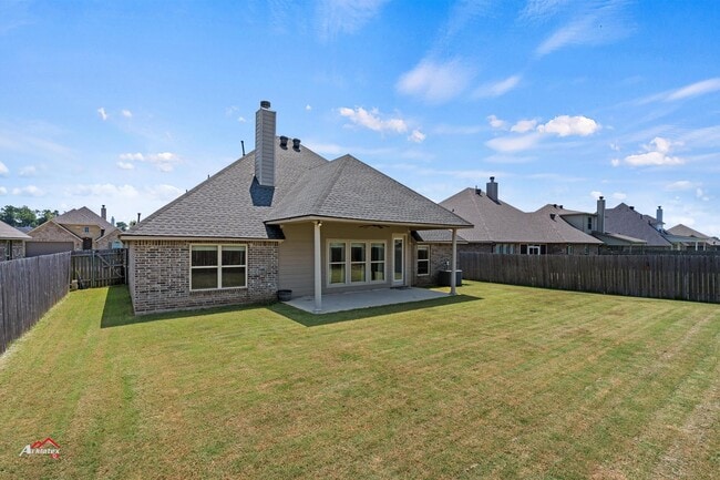 Building Photo - 608 Labarre Ln