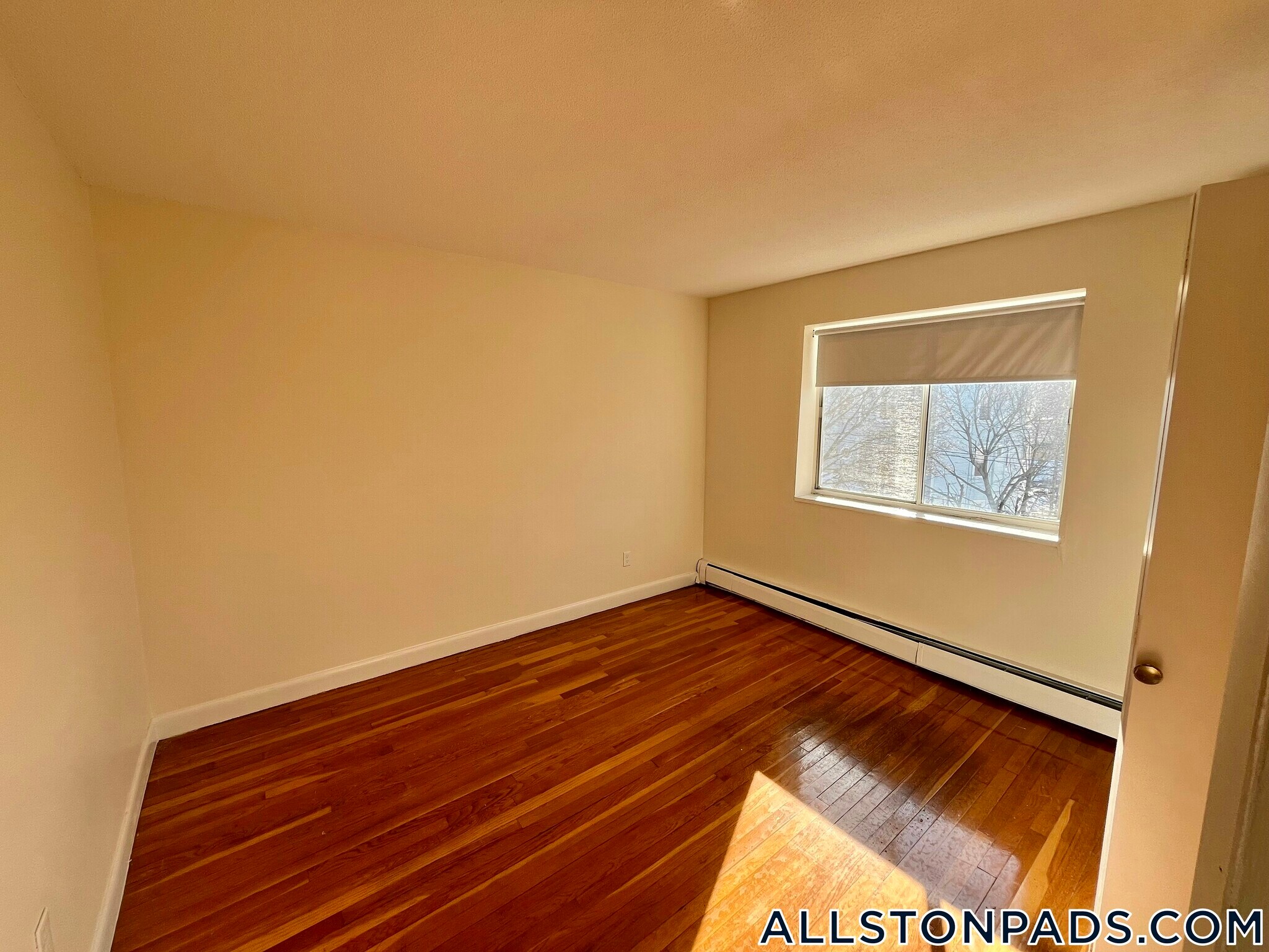 Building Photo - 90 Gardner St