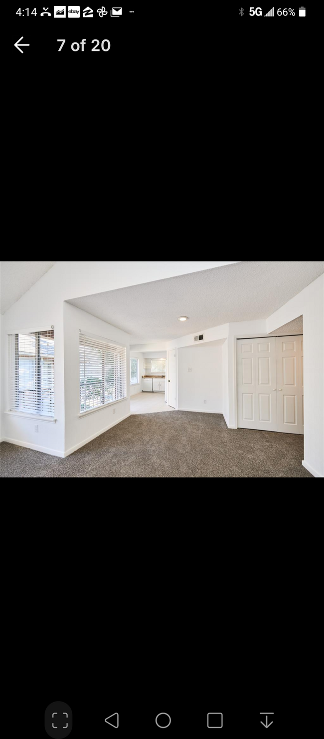 Clean modern rooms. With an attractive design. - 12400 Overbrook Ln