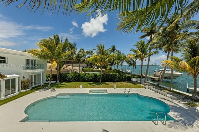 Building Photo - 610 Sabal Palm Rd