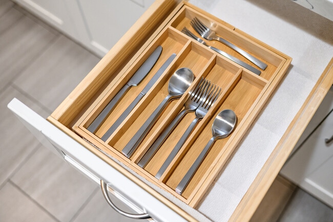 Building Photo - 734 Claraday St