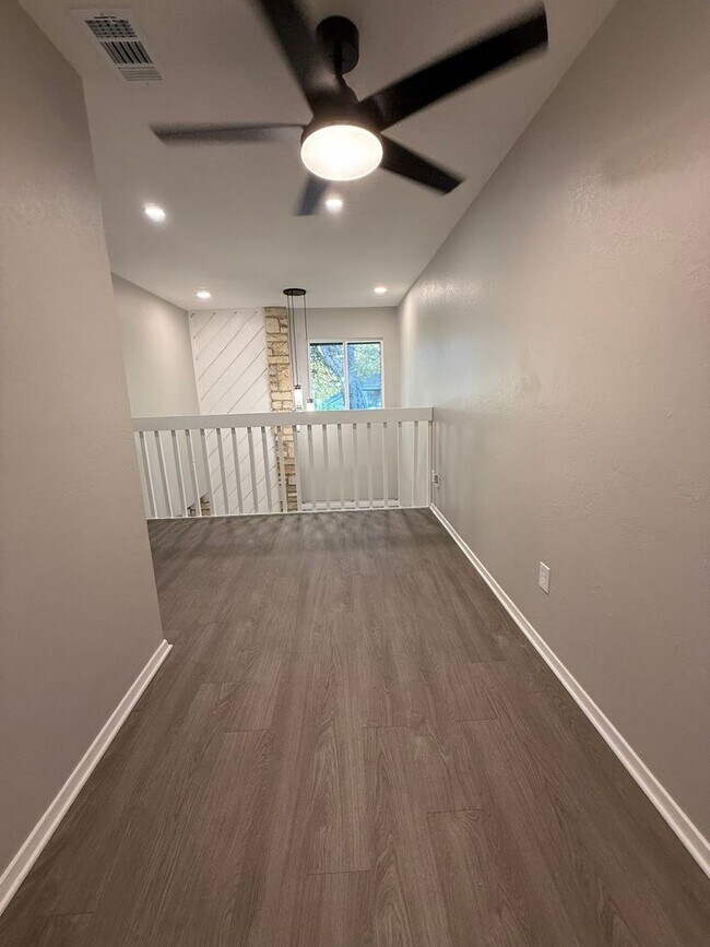 Building Photo - Yuhashi Properties1 (1606 Waterloo Trl)