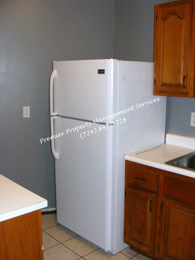 Building Photo - 699 Olive Ln