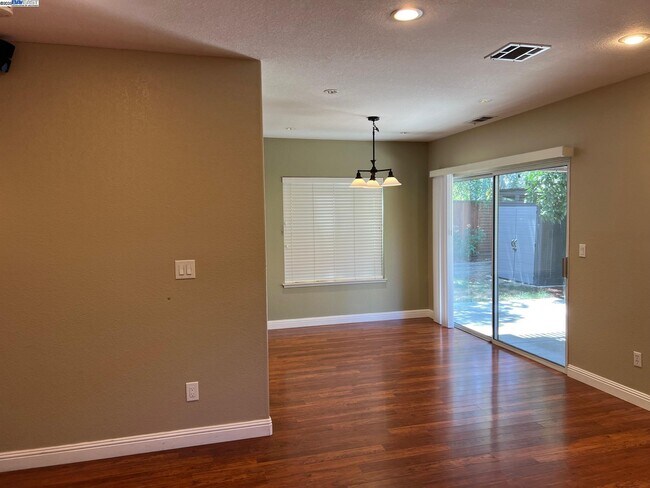 Building Photo - 4173 Garibaldi Pl