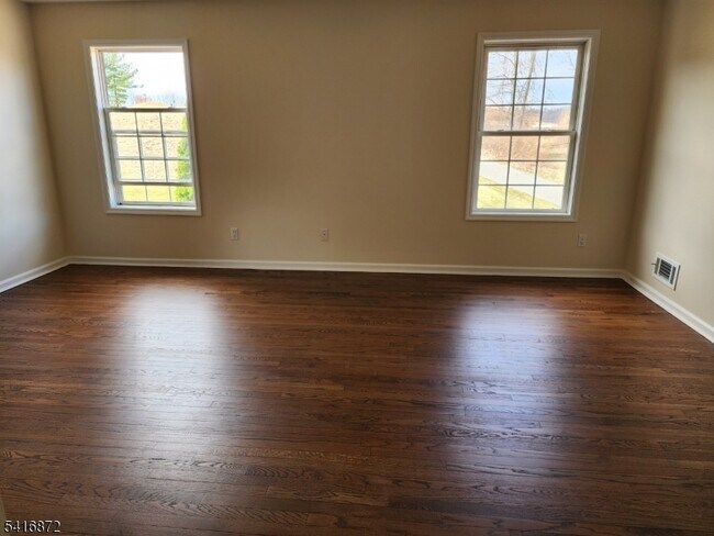 Building Photo - 27 Cypress Ln