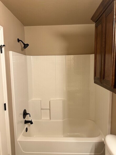 Building Photo - 2316 Golden Ln