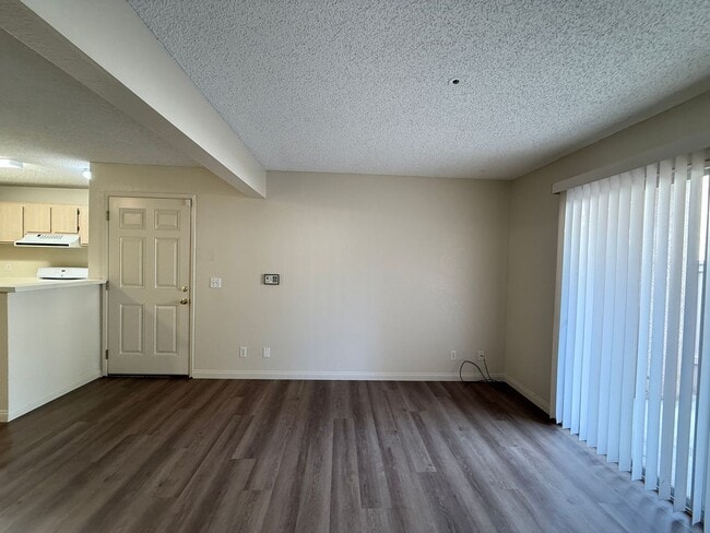 Building Photo - Downstairs Corner Condo in the Gated Community of Las Palmas