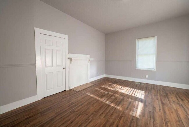 Building Photo - 3101 12th Ave