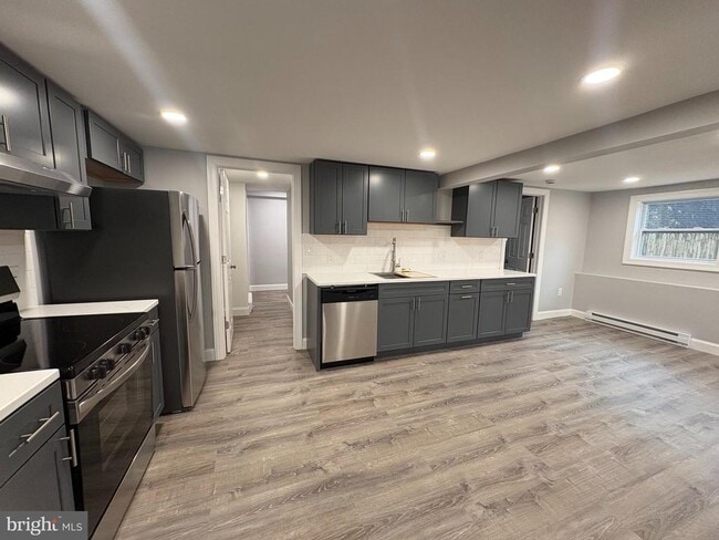 Building Photo - 6 Rockland Ave