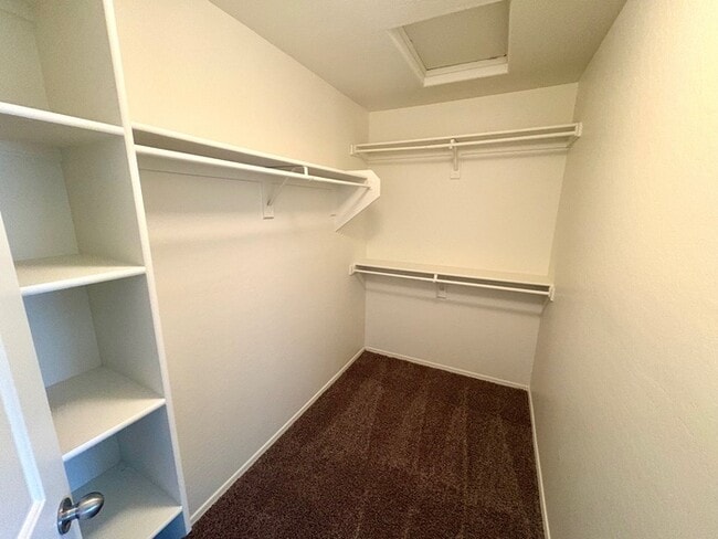 Building Photo - 7142 W Beverly Rd