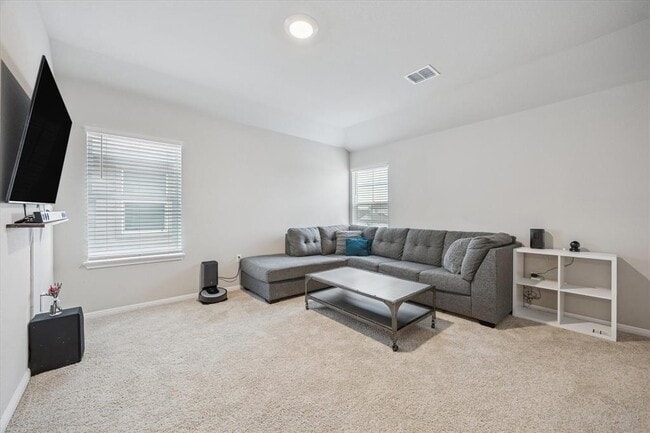 Building Photo - 724 Aster Pl