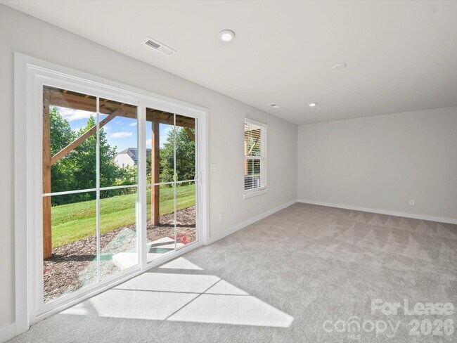 Building Photo - 9922 Oaklawn Blvd NW