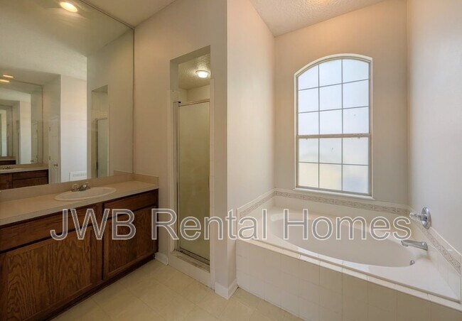 Building Photo - 463 Portobello Dr