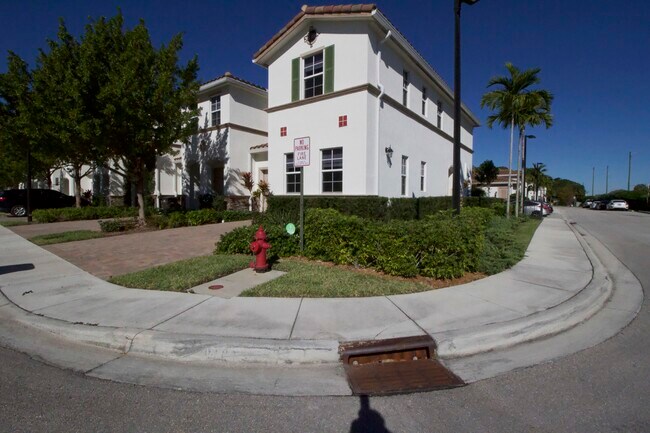 Building Photo - 4616 Tara Cove Way