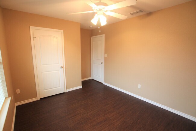 Building Photo - 19401 King Ranch Dr