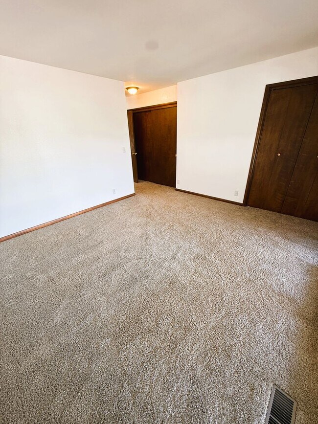 Building Photo - 3956 Orchard Heights Rd NW