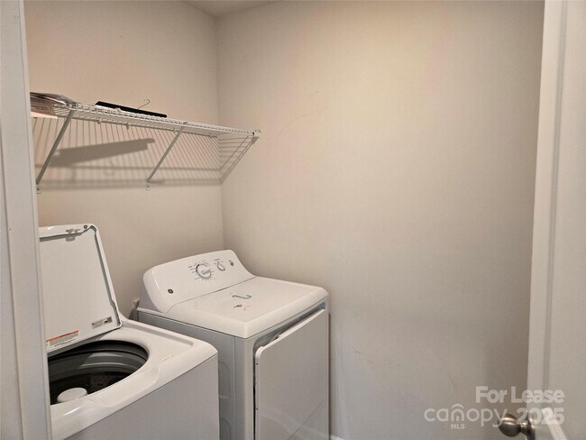 Building Photo - 525 San Marco Dr