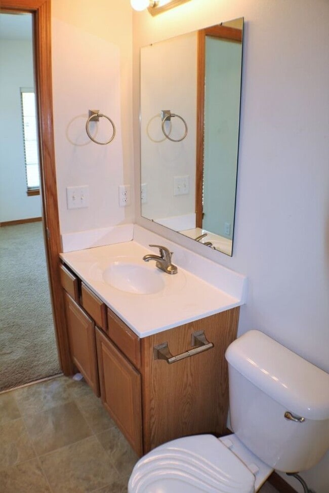 Building Photo - $1,305 | 2 Bedroom, 2 Bathroom | PET Frien...