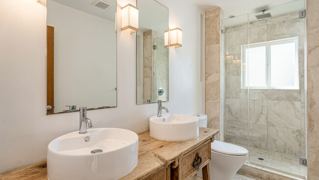 Master Bath Main House - 917 N La Jolla Ave