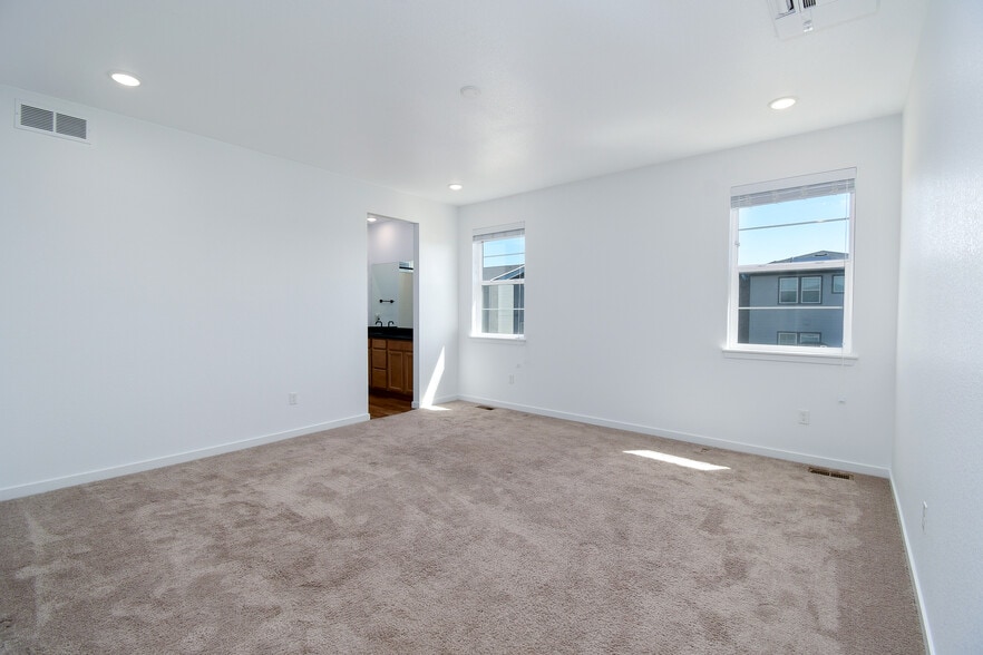 Building Photo - 3846 N Catawba Way