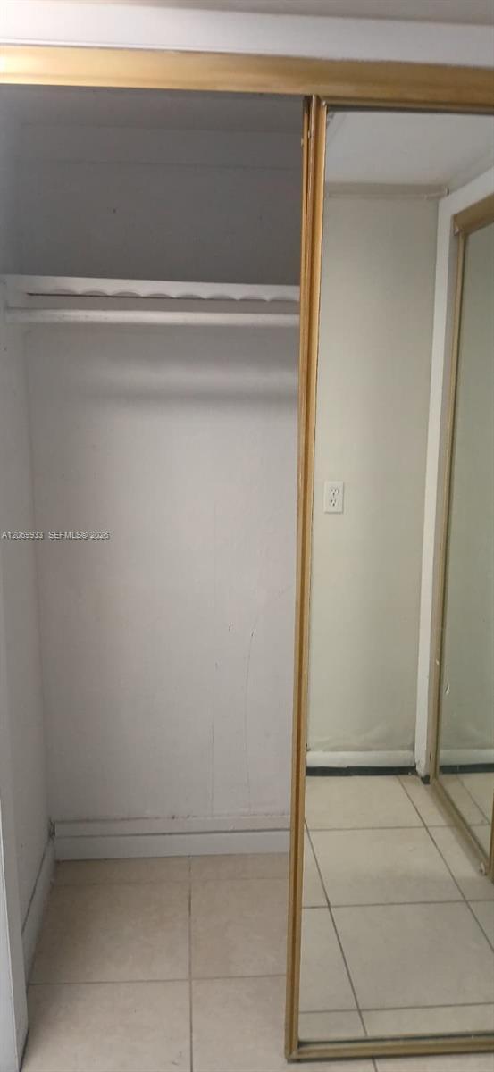 Building Photo - 1591 NE Miami Gardens Dr