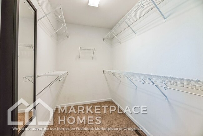 Building Photo - 2807 Bentwood Dr