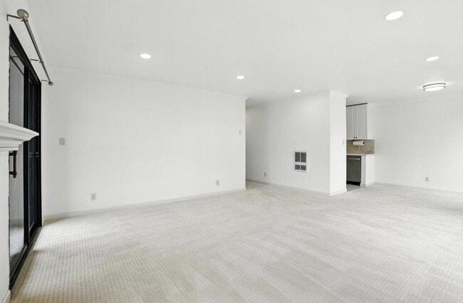 Building Photo - 1171 Compass Ln