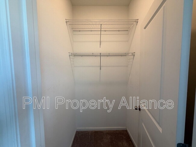 Building Photo - 2021 Hemingway Cir