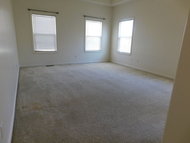 Building Photo - Spacious Home in N Grand Junction