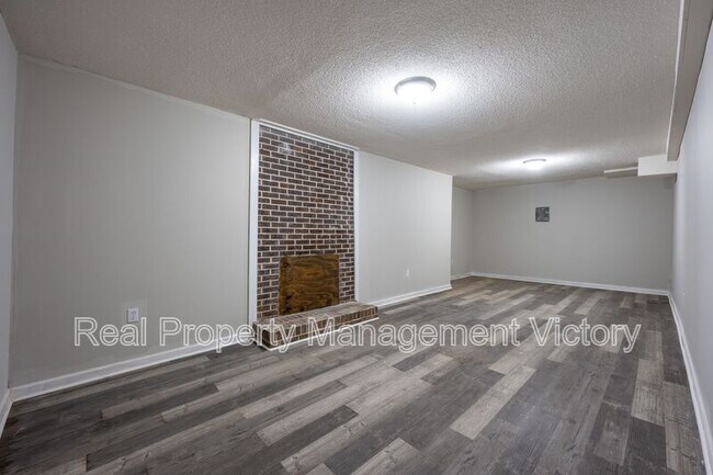 Building Photo - 1216 Huffman Rd