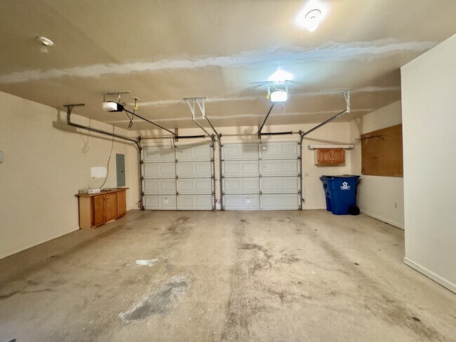 Building Photo - 212 Talah Ln