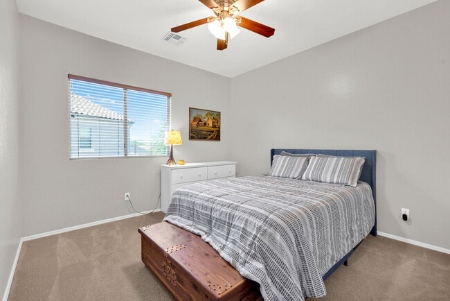 Building Photo - Stylish Home with Loft, Den, Great Room & ...