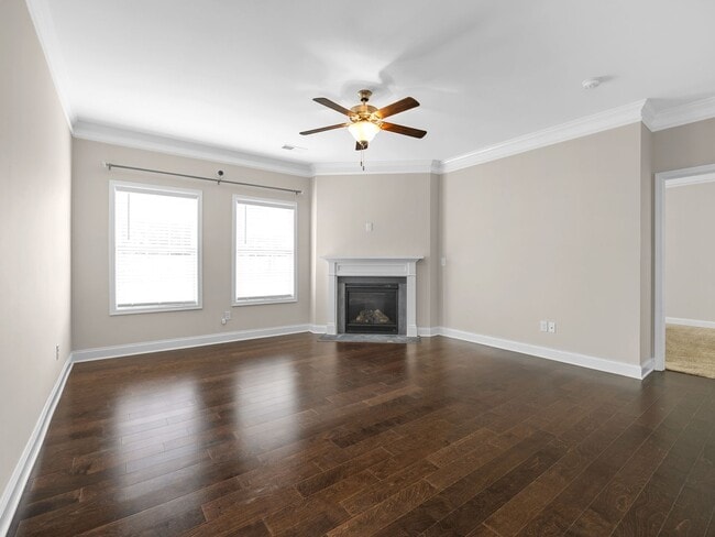 Building Photo - Beautiful 4 BR, 2 BA Home, 2 Car Garage wi...