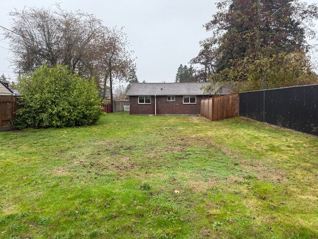 Building Photo - Crispo,  A&amp;T (4612)