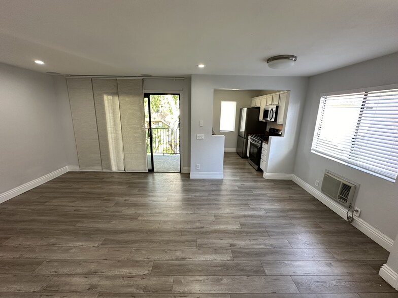 Building Photo - 8213 Jade Coast Rd