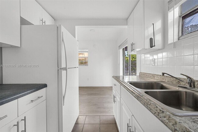 Building Photo - 8295 NE Miami Ct