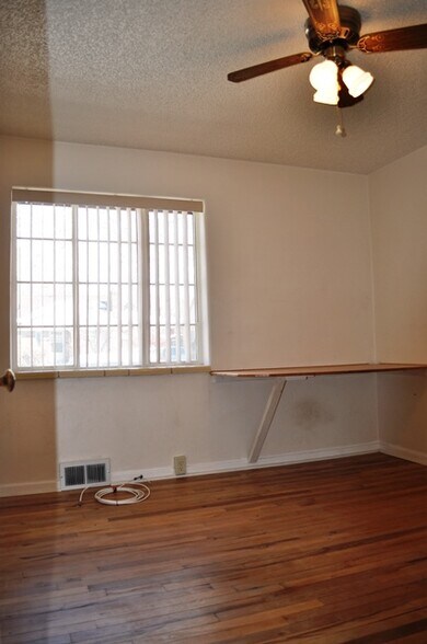 Building Photo - 3047 Hawthorne Ave