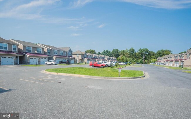 Building Photo - 420 Parkview Ct