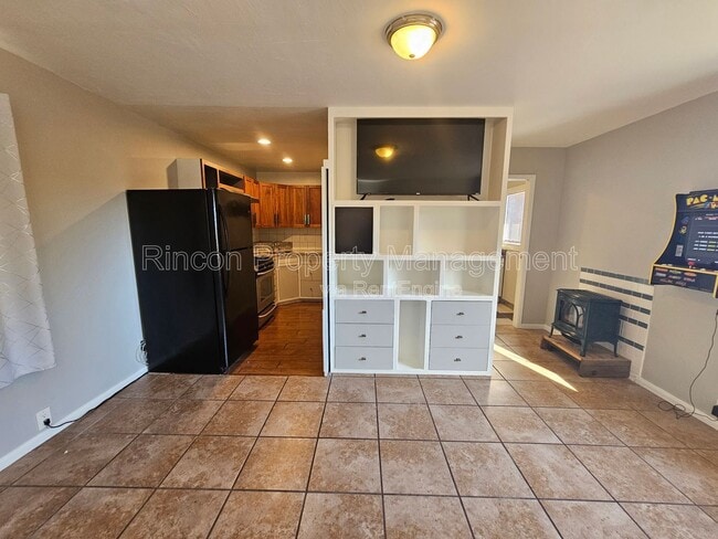 Building Photo - 2810 Sherwin Ave